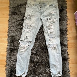 American 🦅Eagle, regular fit distressed jeans.